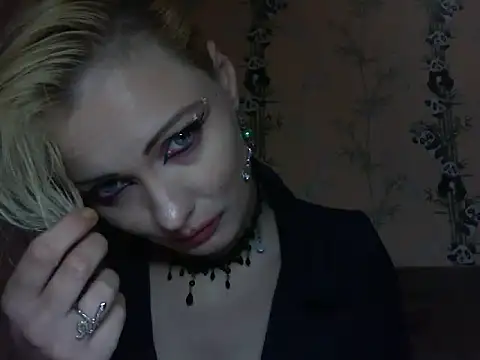 Snapshot of WildMissNiks chatting on 05-27-26, 08:22 WildMissNiks online show from 05-27-26, 08:22