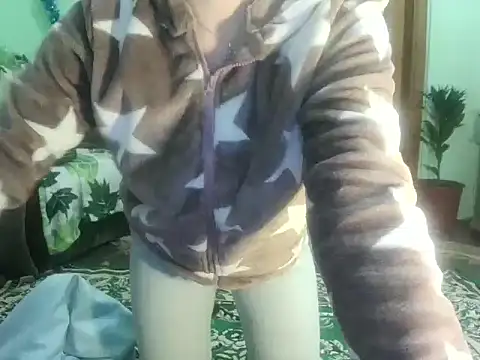 Snapshot of AngelTough20 chatting on 01-06-25, 07:35 AngelTough20 online show from 01-06-25, 07:35