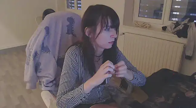 missthon0 online show from 12-18-24, 04:17