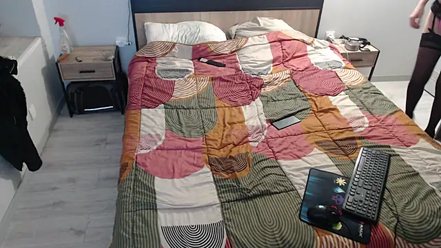 missthon0 online show from 10-03-25, 01:19