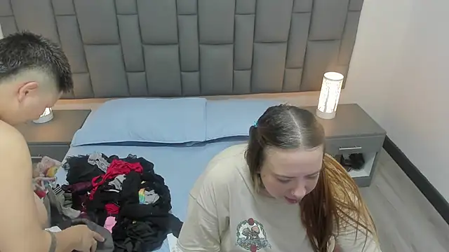 Snapshot of MiaYMolly chatting on 12-03-24, 01:30 MiaYMolly online show from 12-03-24, 01:30