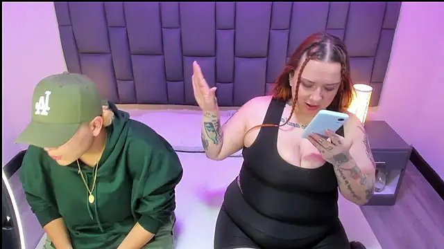 Snapshot of MiaYMolly chatting on 03-08-25, 03:17 MiaYMolly online show from 03-08-25, 03:17