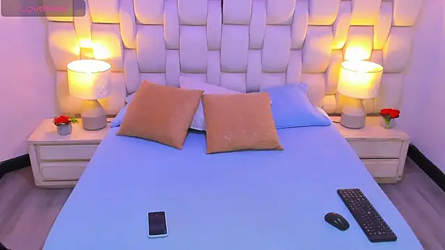 Snapshot of MiaYMolly chatting on 11-21-25, 08:18 MiaYMolly online show from 11-21-25, 08:18