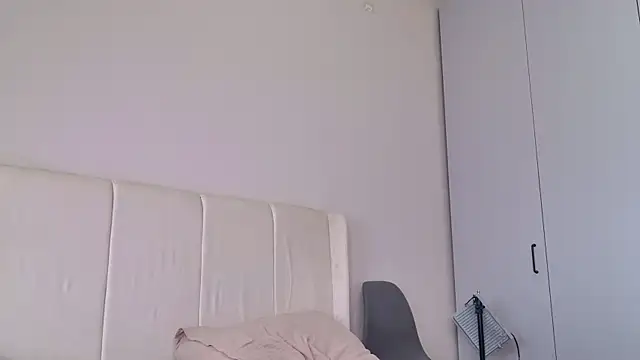 Evelyn rabbit online show from 04-25-26, 07:00