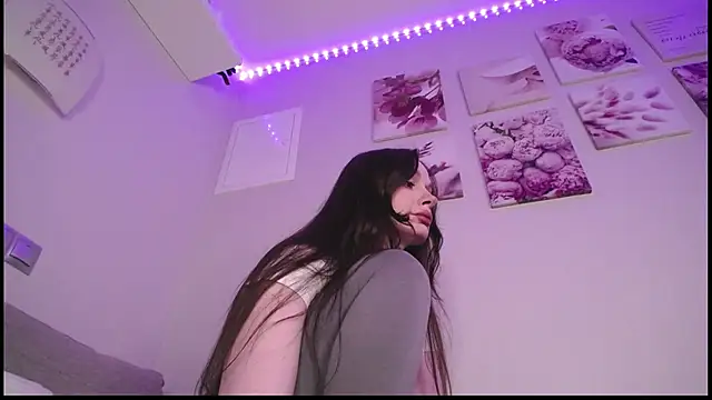 Snapshot of Agness_sweet chatting on 02-03-25, 08:24 Agness sweet online show from 02-03-25, 08:24