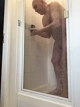 Snapshot of Free2cum4u chatting on 02-15-25, 11:06 Free2cum4u online show from 02-15-25, 11:06