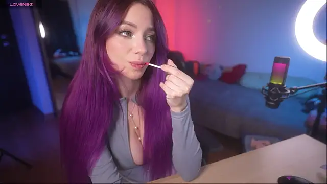 Snapshot of Emberella_ chatting on 03-05-25, 04:46 Emberella  online show from 03-05-25, 04:46