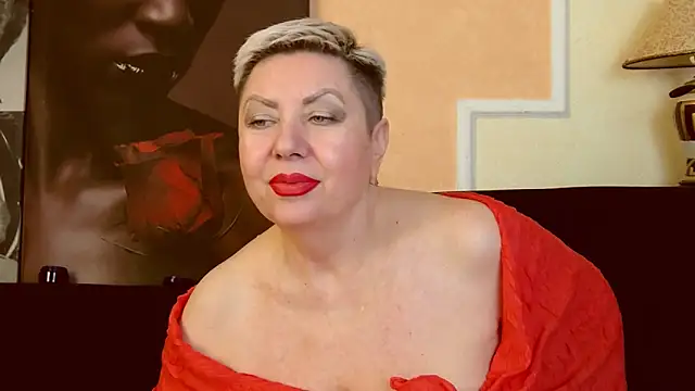 Snapshot of LadyPosh chatting on 12-07-24, 04:20 LadyPosh online show from 12-07-24, 04:20