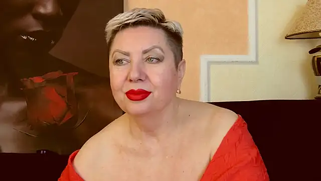 Snapshot of LadyPosh chatting on 12-10-24, 10:05 LadyPosh online show from 12-10-24, 10:05