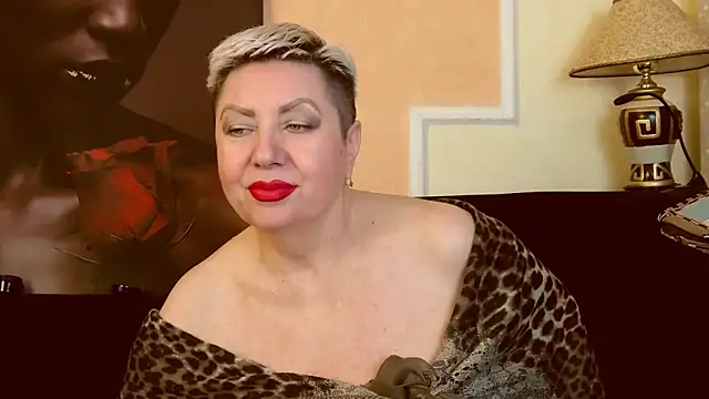 Snapshot of LadyPosh chatting on 12-11-24, 10:16 LadyPosh online show from 12-11-24, 10:16