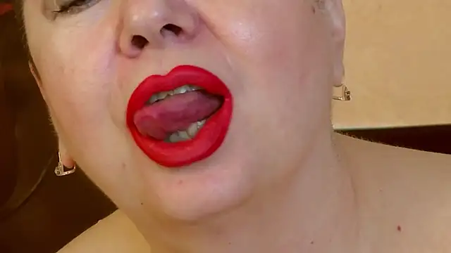 Snapshot of LadyPosh chatting on 12-13-24, 04:54 LadyPosh online show from 12-13-24, 04:54