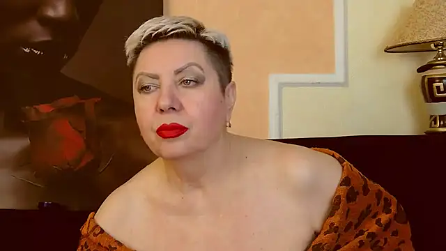 Snapshot of LadyPosh chatting on 12-13-24, 09:30 LadyPosh online show from 12-13-24, 09:30