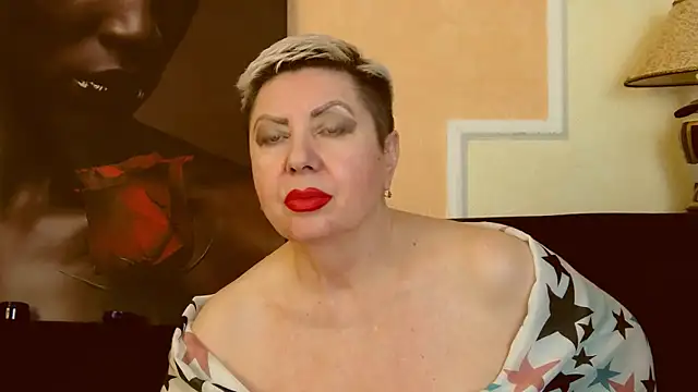 Snapshot of LadyPosh chatting on 12-20-24, 01:25 LadyPosh online show from 12-20-24, 01:25