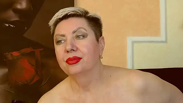 Snapshot of LadyPosh chatting on 12-21-24, 04:30 LadyPosh online show from 12-21-24, 04:30