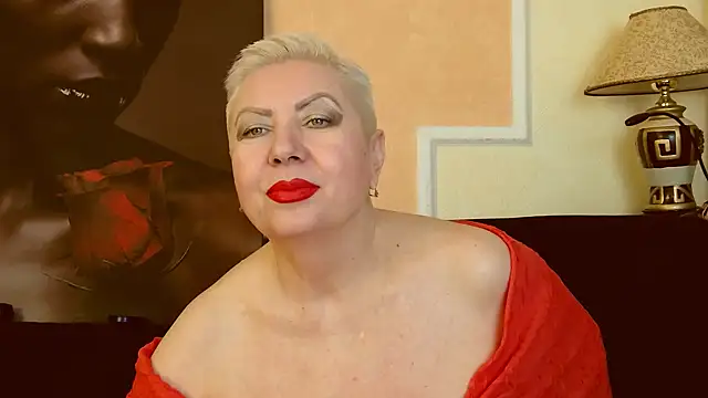 Snapshot of LadyPosh chatting on 12-24-24, 10:28 LadyPosh online show from 12-24-24, 10:28