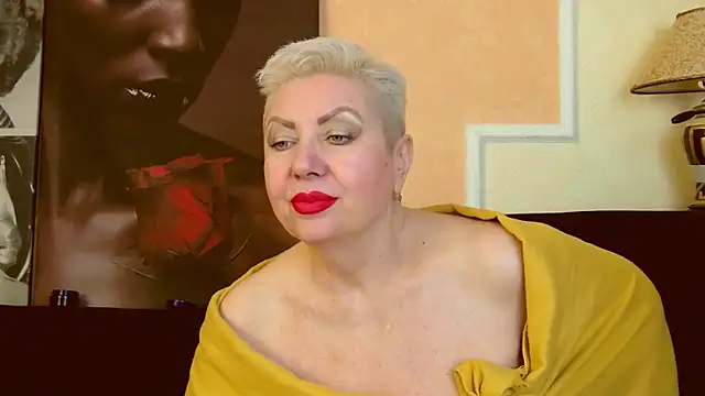 Snapshot of LadyPosh chatting on 12-27-24, 10:16 LadyPosh online show from 12-27-24, 10:16