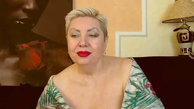 Snapshot of LadyPosh chatting on 01-08-25, 10:06 LadyPosh online show from 01-08-25, 10:06