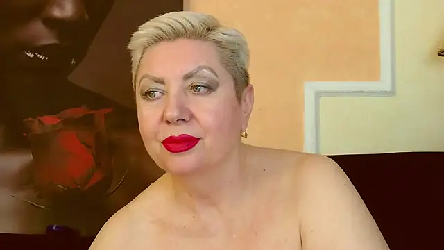 Snapshot of LadyPosh chatting on 01-10-25, 04:33 LadyPosh online show from 01-10-25, 04:33