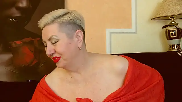 Snapshot of LadyPosh chatting on 01-14-25, 10:12 LadyPosh online show from 01-14-25, 10:12