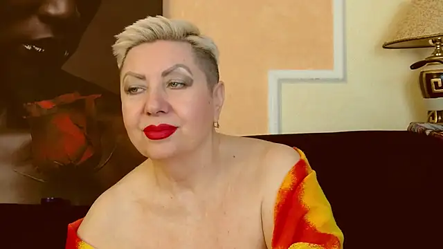 Snapshot of LadyPosh chatting on 01-15-25, 09:30 LadyPosh online show from 01-15-25, 09:30