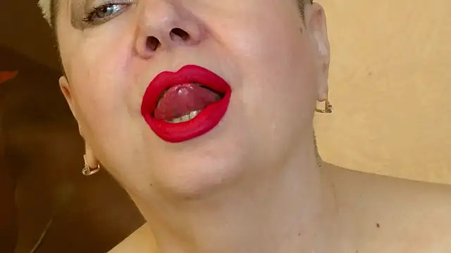 Snapshot of LadyPosh chatting on 01-16-25, 10:23 LadyPosh online show from 01-16-25, 10:23