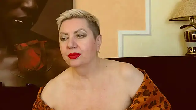 Snapshot of LadyPosh chatting on 01-24-25, 01:24 LadyPosh online show from 01-24-25, 01:24