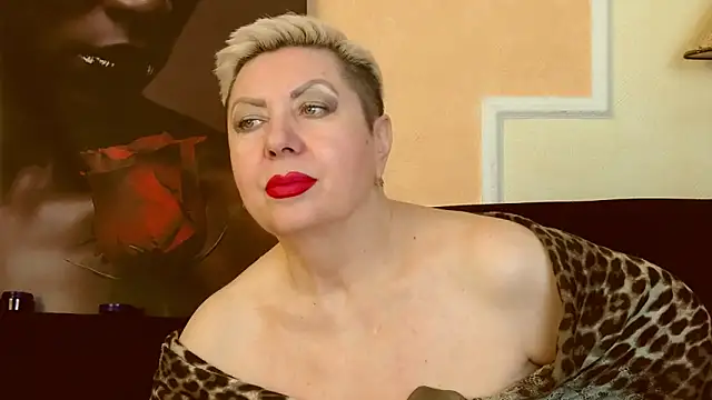 Snapshot of LadyPosh chatting on 01-24-25, 10:08 LadyPosh online show from 01-24-25, 10:08