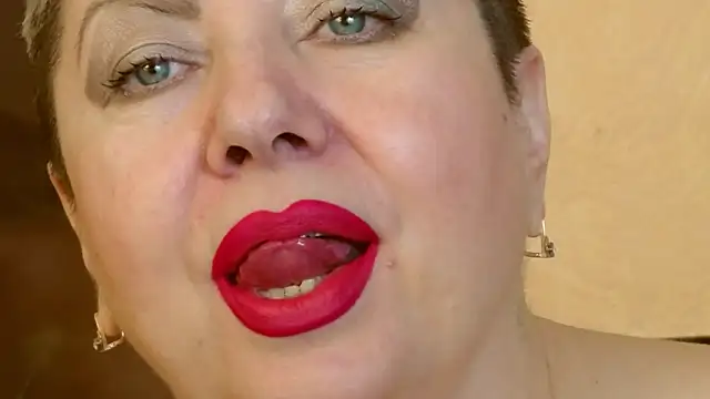 Snapshot of LadyPosh chatting on 01-30-25, 10:08 LadyPosh online show from 01-30-25, 10:08