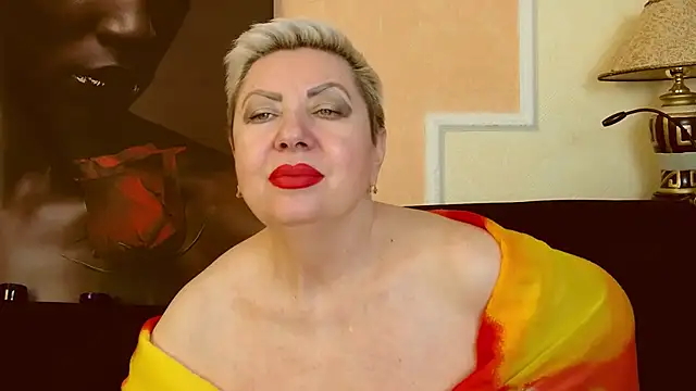 Snapshot of LadyPosh chatting on 03-05-25, 03:40 LadyPosh online show from 03-05-25, 03:40