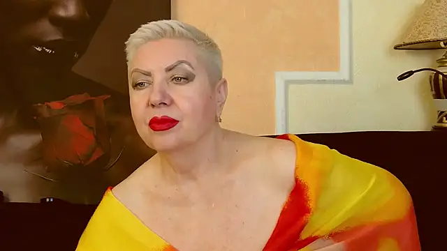 Snapshot of LadyPosh chatting on 03-14-25, 12:43 LadyPosh online show from 03-14-25, 12:43