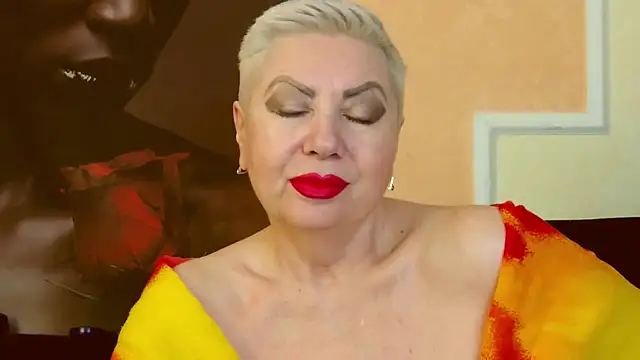 Snapshot of LadyPosh chatting on 03-14-25, 04:43 LadyPosh online show from 03-14-25, 04:43