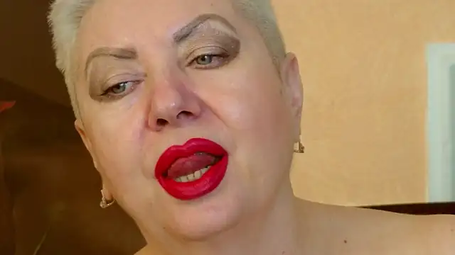 Snapshot of LadyPosh chatting on 03-15-25, 04:24 LadyPosh online show from 03-15-25, 04:24