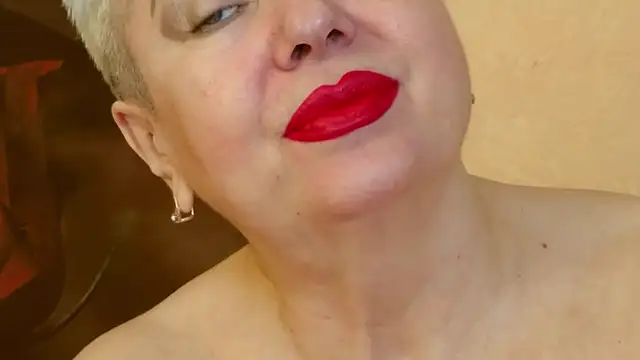 Snapshot of LadyPosh chatting on 03-19-25, 03:52 LadyPosh online show from 03-19-25, 03:52