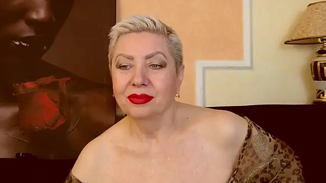 Snapshot of LadyPosh chatting on 09-11-25, 08:53 LadyPosh online show from 09-11-25, 08:53