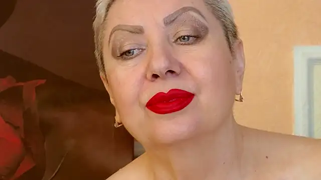 Snapshot of LadyPosh chatting on 09-16-25, 08:54 LadyPosh online show from 09-16-25, 08:54