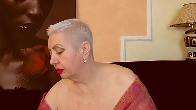 Snapshot of LadyPosh chatting on 10-09-25, 09:02 LadyPosh online show from 10-09-25, 09:02