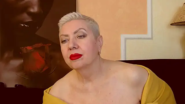 Snapshot of LadyPosh chatting on 10-10-25, 09:36 LadyPosh online show from 10-10-25, 09:36