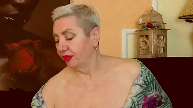 LadyPosh online show from 12-17-25, 11:11