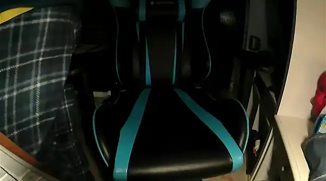 Snapshot of DoubleMassiveT chatting on 01-08-25, 01:00 DoubleMassiveT online show from 01-08-25, 01:00