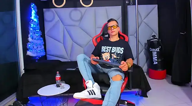 Snapshot of Aydenmiller96 chatting on 12-24-24, 07:17 Aydenmiller96 online show from 12-24-24, 07:17