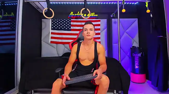 Snapshot of Aydenmiller96 chatting on 02-06-25, 02:44 Aydenmiller96 online show from 02-06-25, 02:44