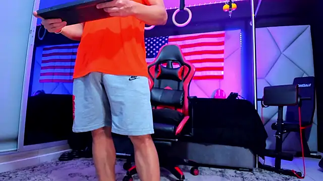 Snapshot of Aydenmiller96 chatting on 09-21-25, 04:14 Aydenmiller96 online show from 09-21-25, 04:14