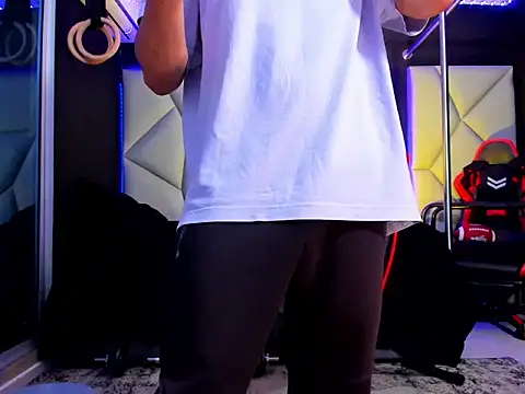 Snapshot of Aydenmiller96 chatting on 11-26-25, 01:34 Aydenmiller96 online show from 11-26-25, 01:34