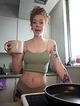 LucidLucy online show from 02-04-25, 04:39