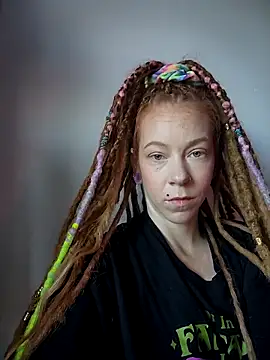 LucidLucy online show from 09-19-25, 01:23