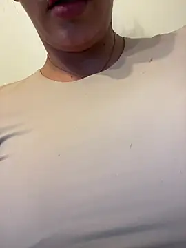 Snapshot of Dirtyfeelin chatting on 02-10-25, 02:37 Dirtyfeelin online show from 02-10-25, 02:37