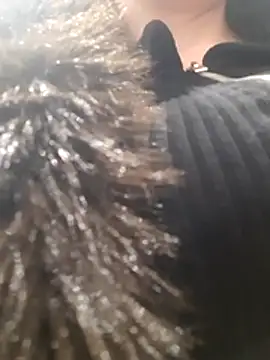 Snapshot of Dirtyfeelin chatting on 11-28-25, 10:29 Dirtyfeelin online show from 11-28-25, 10:29