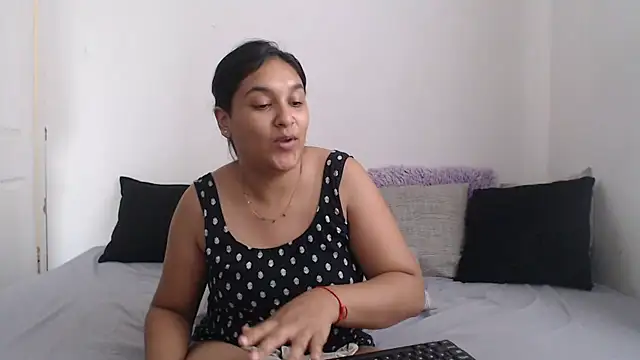 Indianbloom- online show from 01-01-25, 08:13