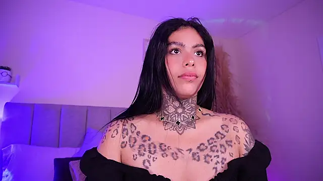 Snapshot of curvyliciousss chatting on 12-31-24, 12:54 curvyliciousss online show from 12-31-24, 12:54