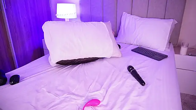 Snapshot of curvyliciousss chatting on 01-11-25, 11:02 curvyliciousss online show from 01-11-25, 11:02